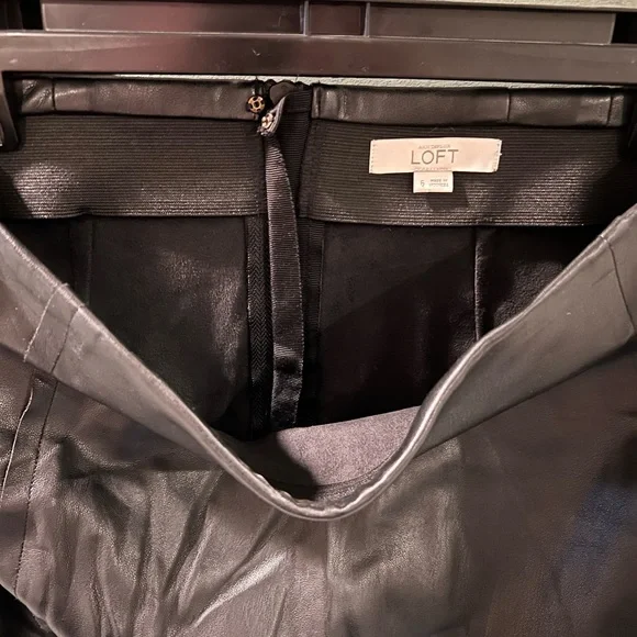 Loft faux leather skirt - Picture 3 of 3